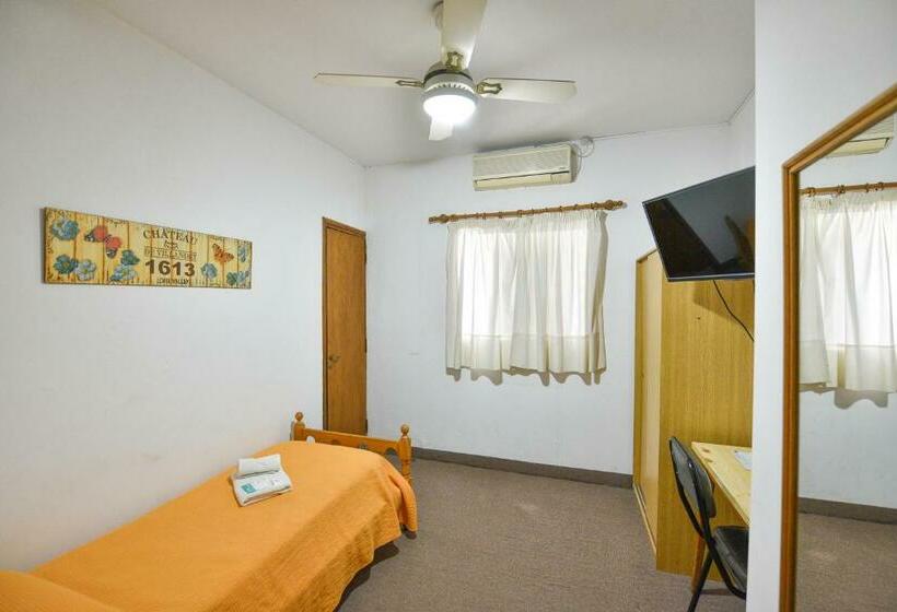 Номер Стандарт Индивидуальный, Simón