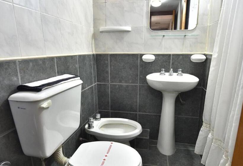 Семейный Номер, Simón