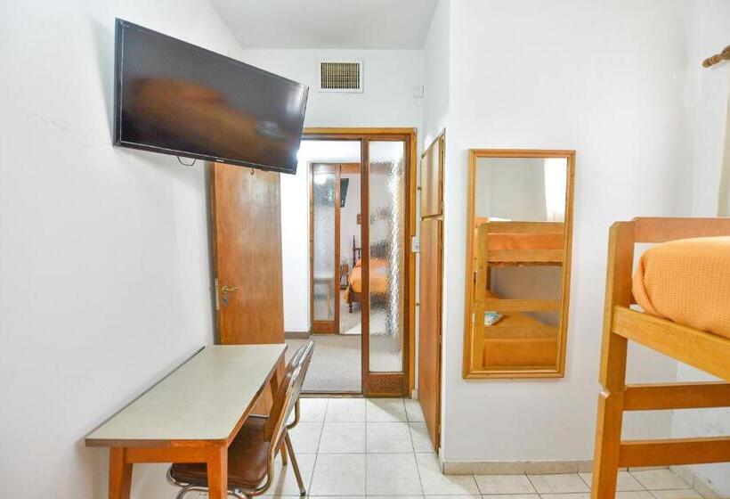 Семейный Номер, Simón