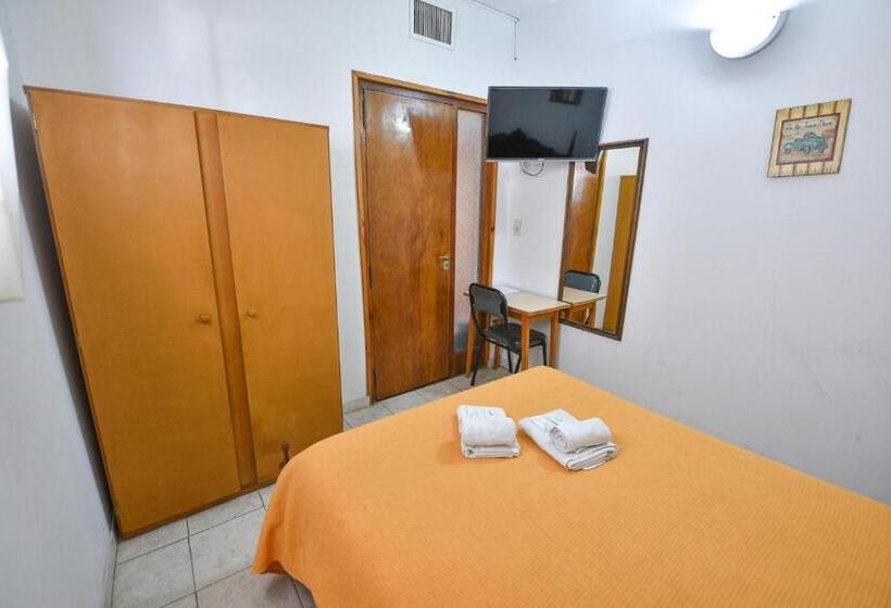 Семейный Номер, Simón