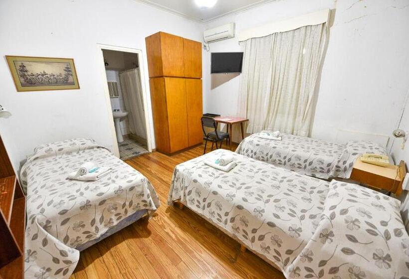 Четырехместный Номер Стандарт, Simón