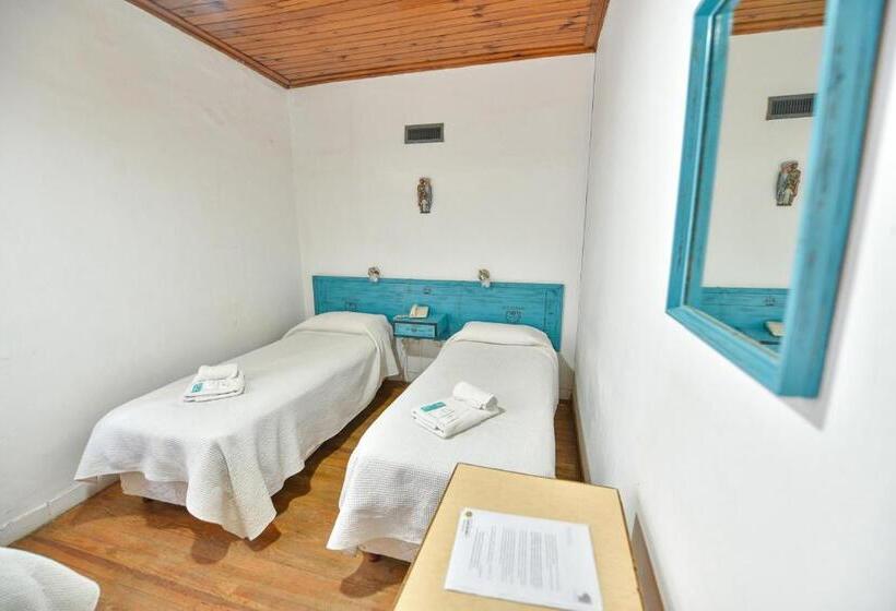 Трехместный Номер Классика, Simón