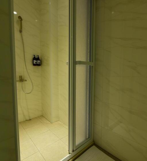 اتاق استاندارد یک تخته با سرویس بهداشتی مشترک, Lütel Hotel Xpark Gloria Outlets Shin Kong Cinemas