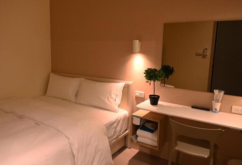 اتاق استاندارد با سرویس بهداشتی مشترک, Lütel Hotel Xpark Gloria Outlets Shin Kong Cinemas