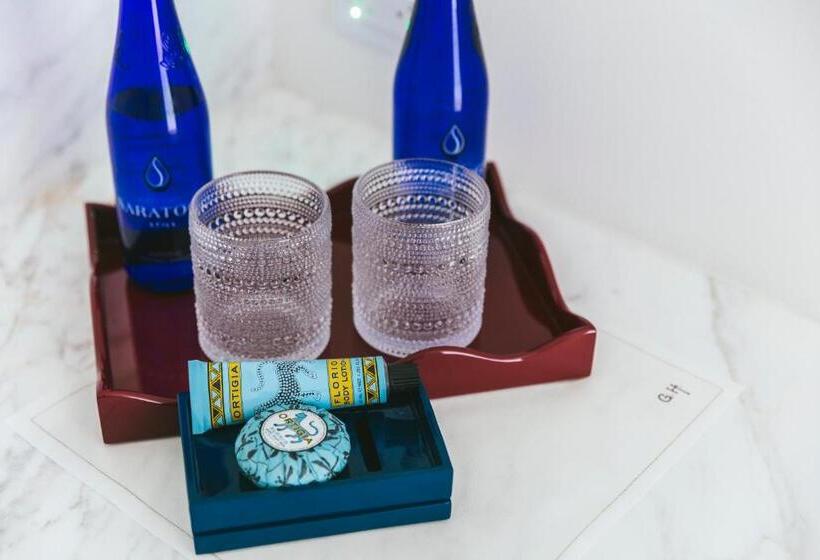 스위트, Gardiner House