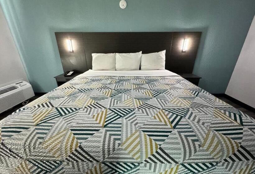 带大床的豪华间, Studio 6 Suites East Syracuse Airport