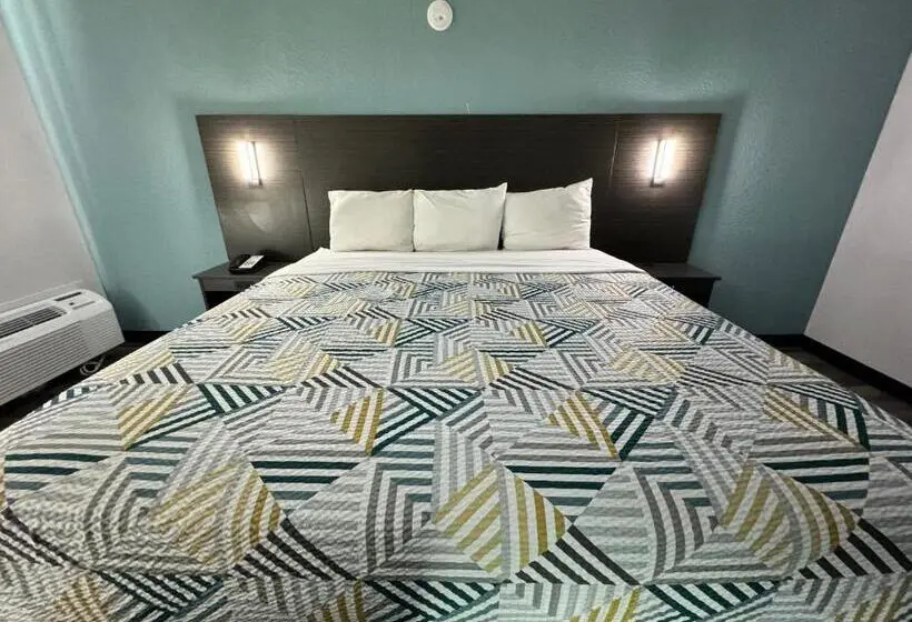 اتاق لوکس با تخت بزرگ, Studio 6 Suites East Syracuse Airport