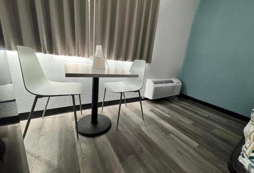 디럭스 룸, Studio 6 Suites East Syracuse Airport