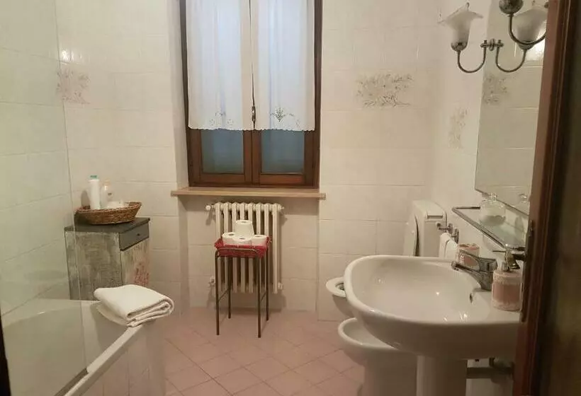 اتاق استاندارد با چشم‌انداز باغ, B&b La Crota