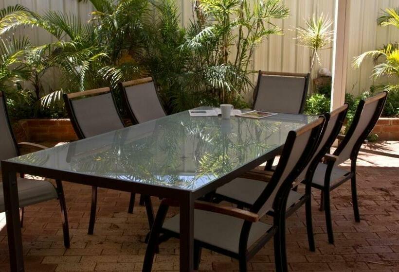 سوییت, Weelaway On Gregory