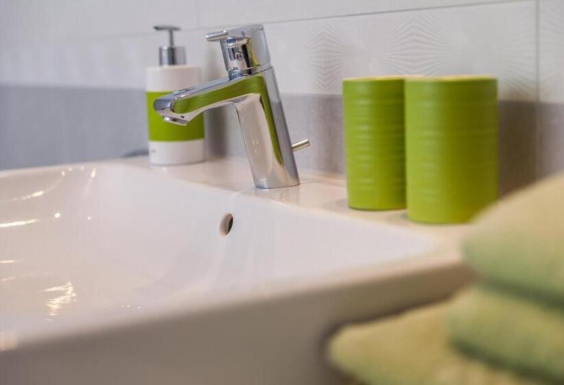 דירת חדר, Altstadt