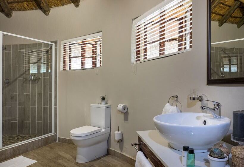 Вилла 4 Спальни, Finfoot Lake Reserve By Dream Resorts