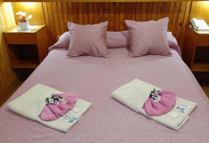 Lüks Üç Kişilik Oda, Ideal