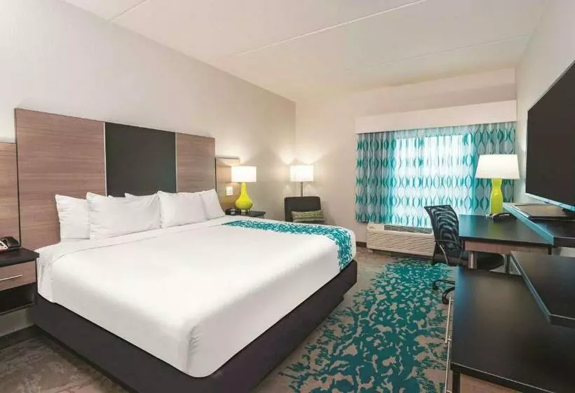 身障者適用キングサイズベッドルーム, La Quinta By Wyndham Cleveland Tn