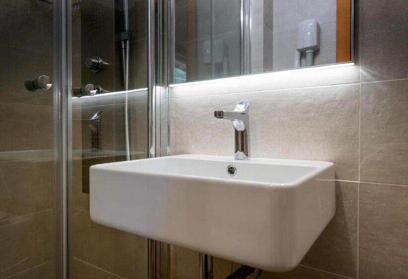 חדר סטנדרט, La Scottiglia E Ristorante