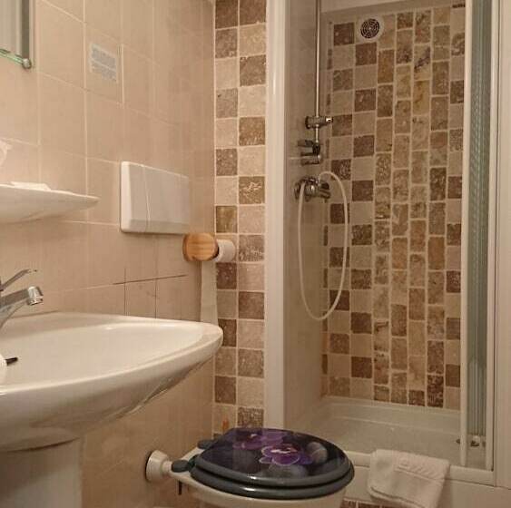 غرفة قياسية, L'ours Blanc