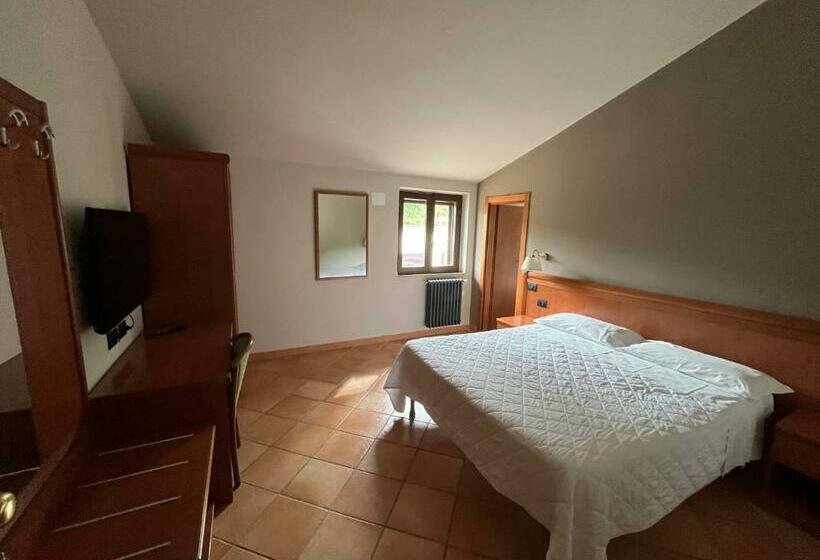 חדר סטנדרט, La Scottiglia E Ristorante