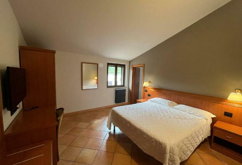 חדר סטנדרט, La Scottiglia E Ristorante