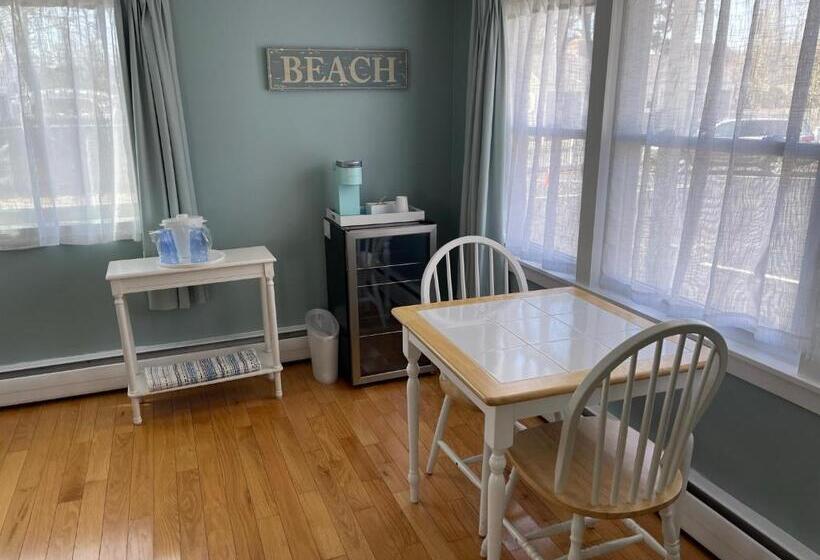 Номер Deluxe, The Escape Inn