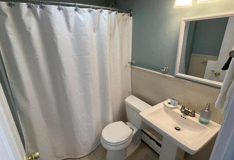 Номер Deluxe, The Escape Inn