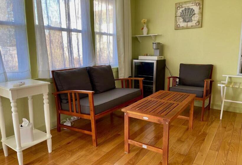 Номер Deluxe Кровать Кинг, The Escape Inn