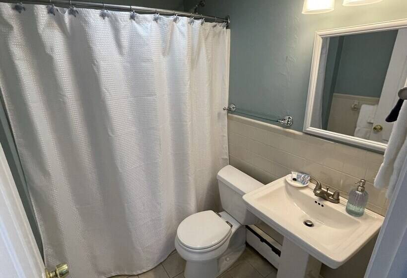 Номер Deluxe, The Escape Inn