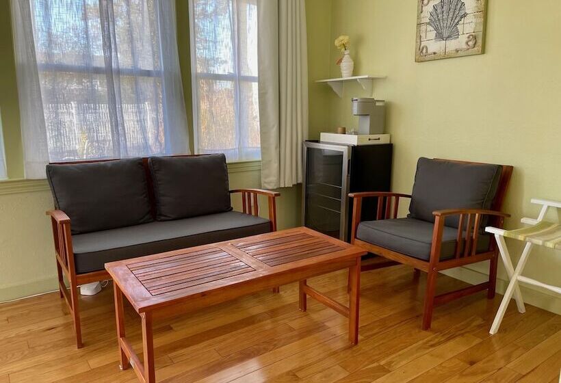 Номер Deluxe, The Escape Inn