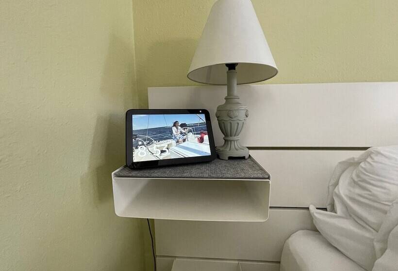 Номер Deluxe, The Escape Inn