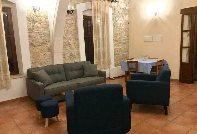 בית, 2 חדרי שינה, Komi Lofou House By Trulycyprus