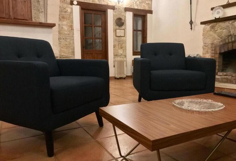 בית, 2 חדרי שינה, Komi Lofou House By Trulycyprus