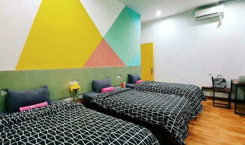 豪华三人间, Mador Malang Dorm Hostel