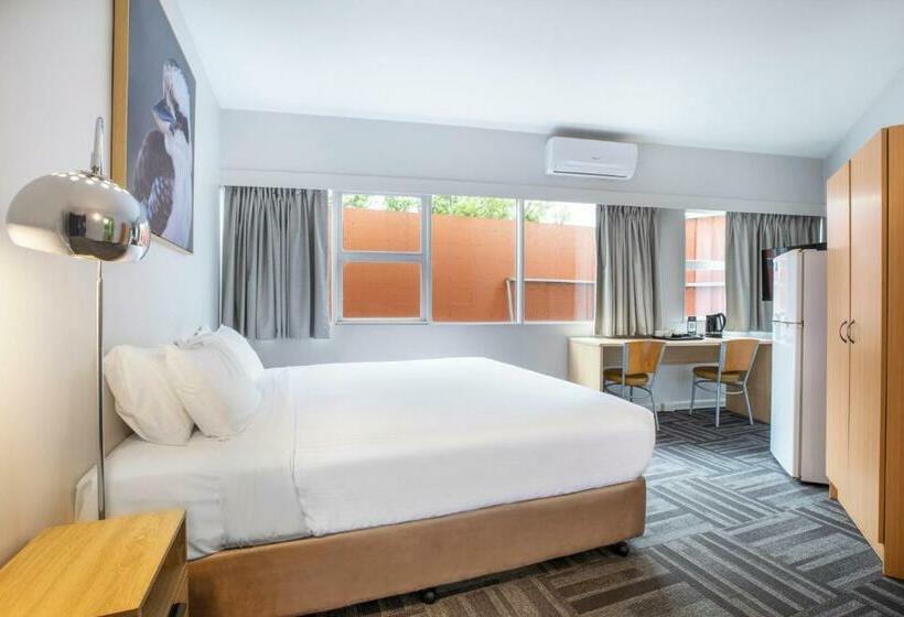 إستوديو قياسى, Meadow Inn Hotel Motel