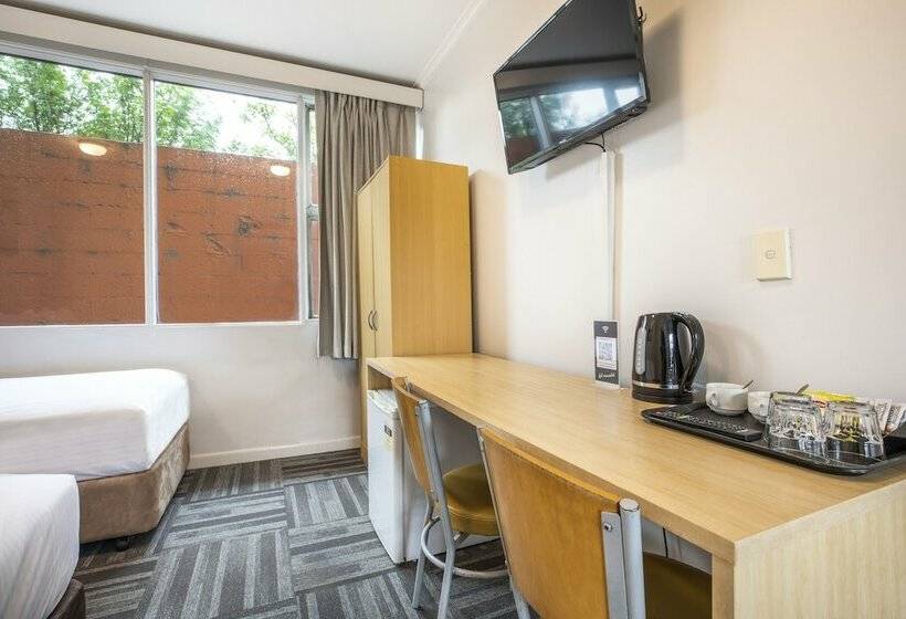 إستوديو قياسى, Meadow Inn Hotel Motel