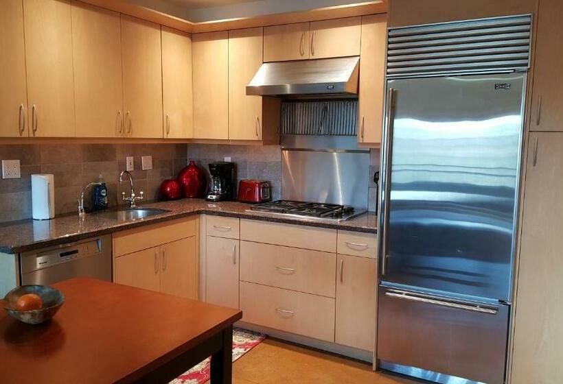 جناح, Orenco Lofts