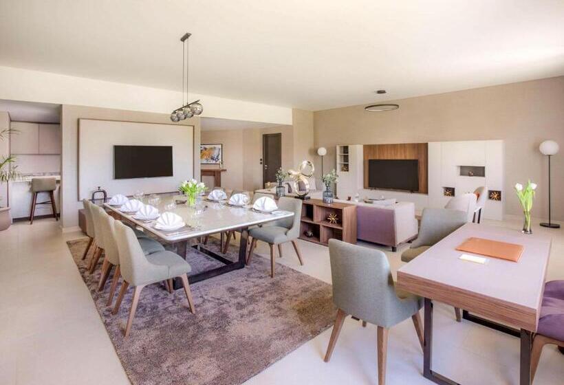سوئیت پرزیدنت, PickalBatros Luxury Suites