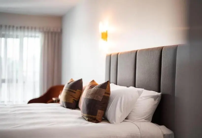 キングサイズベッドのスタンダードルーム, St Hugh Hotel Wagga Wagga