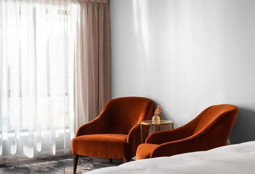キングサイズベッドのスタンダードルーム, St Hugh Hotel Wagga Wagga
