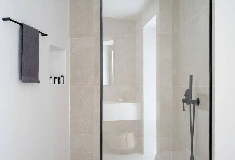 Juniorsviitti Uima-allas, Lithi Luxury Retreat