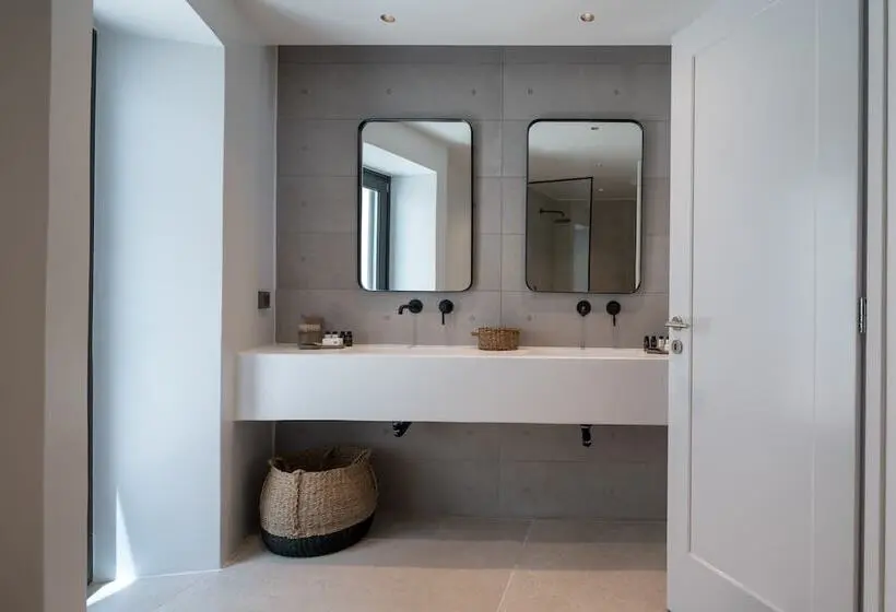 Juniorsviitti Uima-allas, Lithi Luxury Retreat