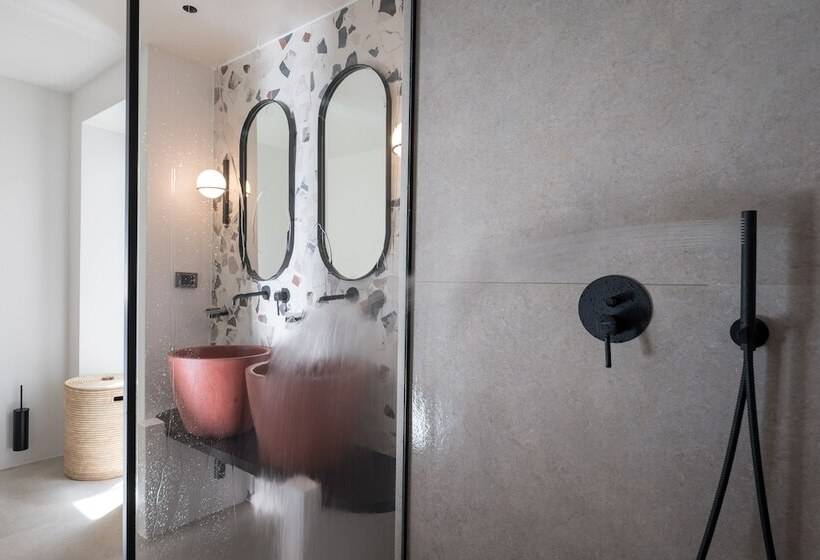 Полулюкс с Гидромассажем, Lithi Luxury Retreat