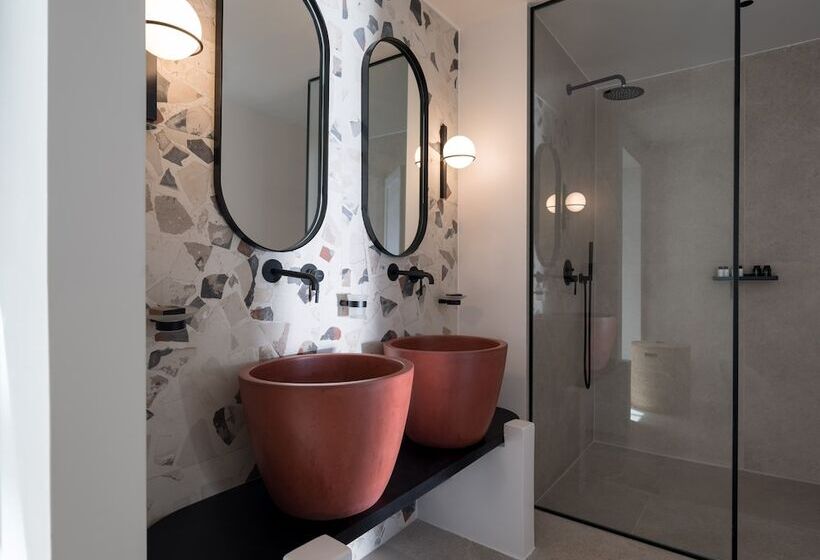 Полулюкс с Гидромассажем, Lithi Luxury Retreat