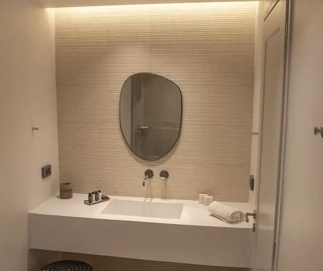 Villa 2 Makuuhuonetta, Lithi Luxury Retreat