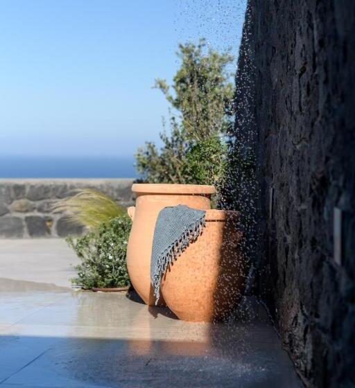 Полулюкс с Гидромассажем, Lithi Luxury Retreat