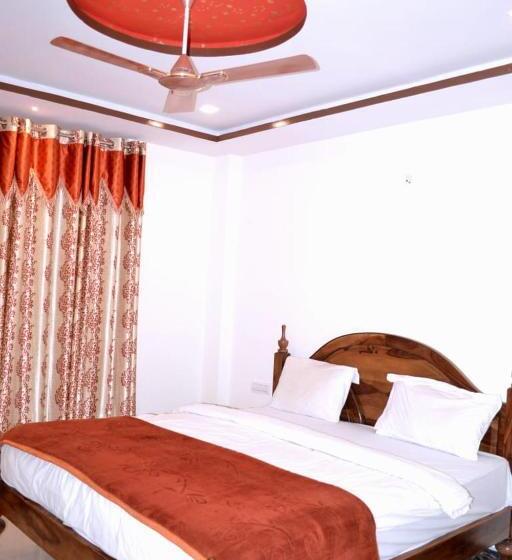 Семейный Номер, Rudraksh Hotel & Restaurant