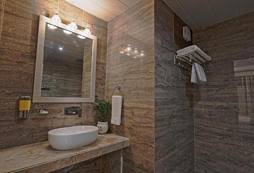 סוויטה עם נוף לעיר, Cardinal Express Oxmo Delhi Airport