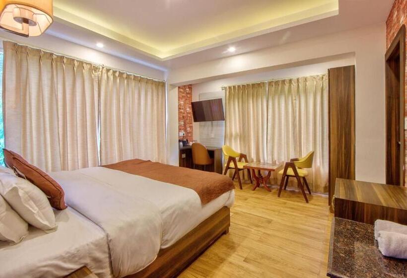 Deluxe room with river view, Katson Blue Manali