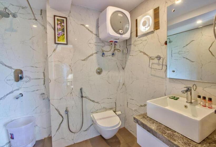 Deluxe room with river view, Katson Blue Manali