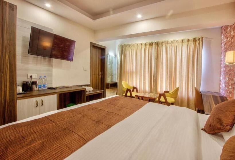 Deluxe room with river view, Katson Blue Manali