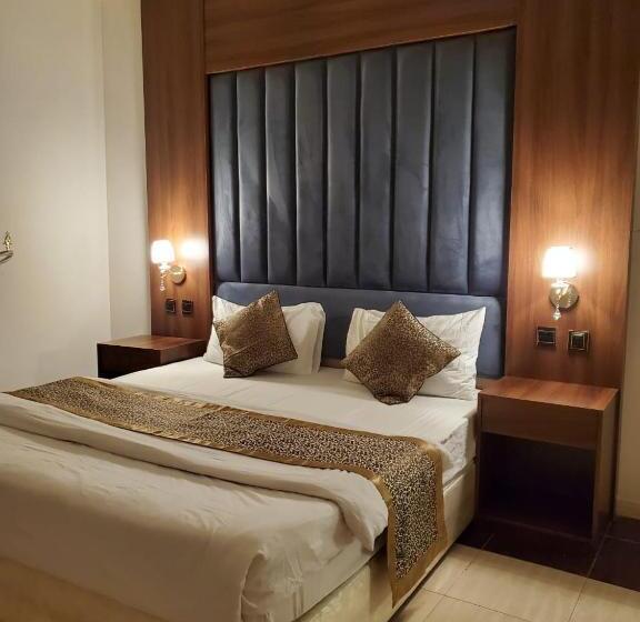 Estúdio Standard, روعة عسير لشقق المخدومة