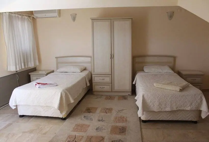 Villa 3 Makuuhuonetta, Dove Apart